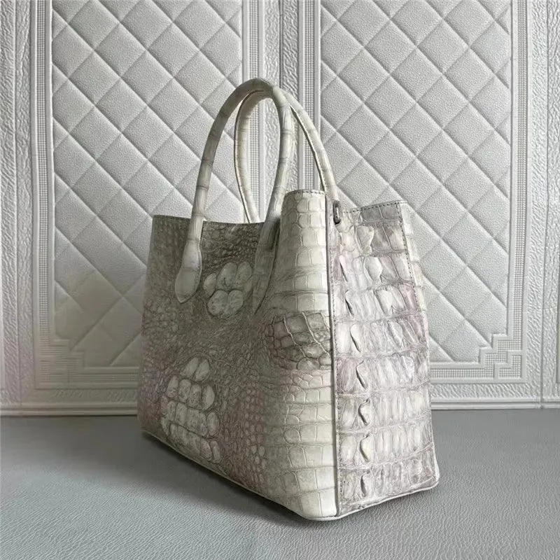 Elegant Crocodile Leather Tote Bag: A Statement of Luxury for Fashion-Forward Women