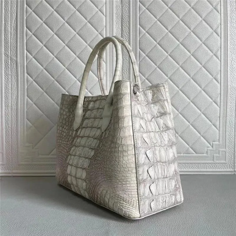 Elegant Crocodile Leather Tote Bag: A Statement of Luxury for Fashion-Forward Women