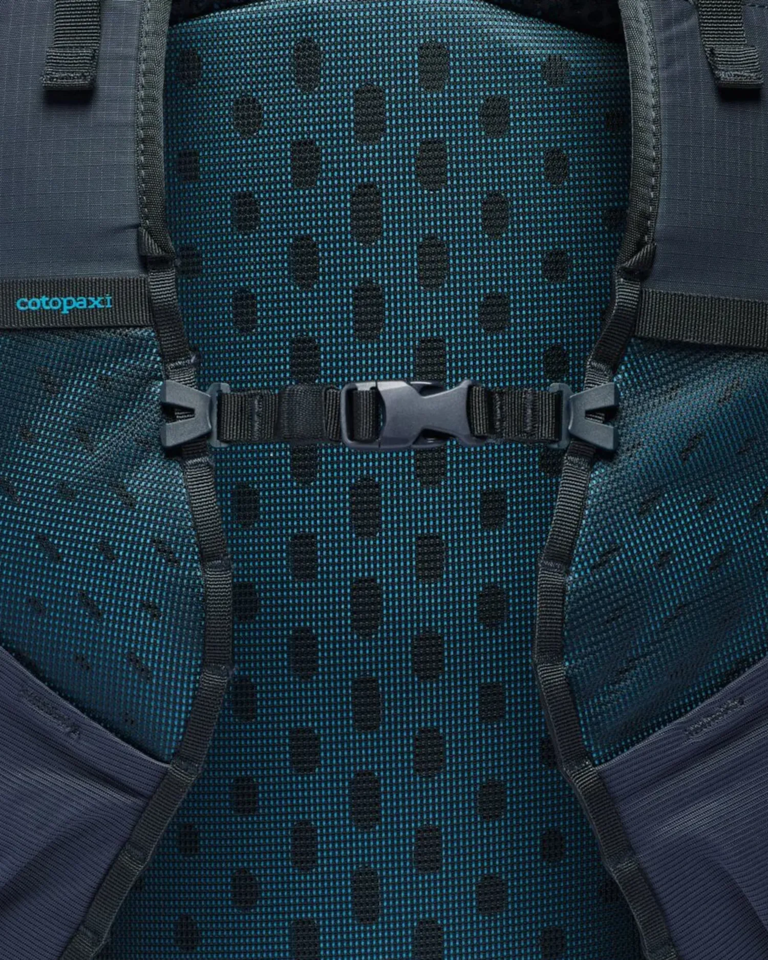 Elqui 24L Backpack in Carbon