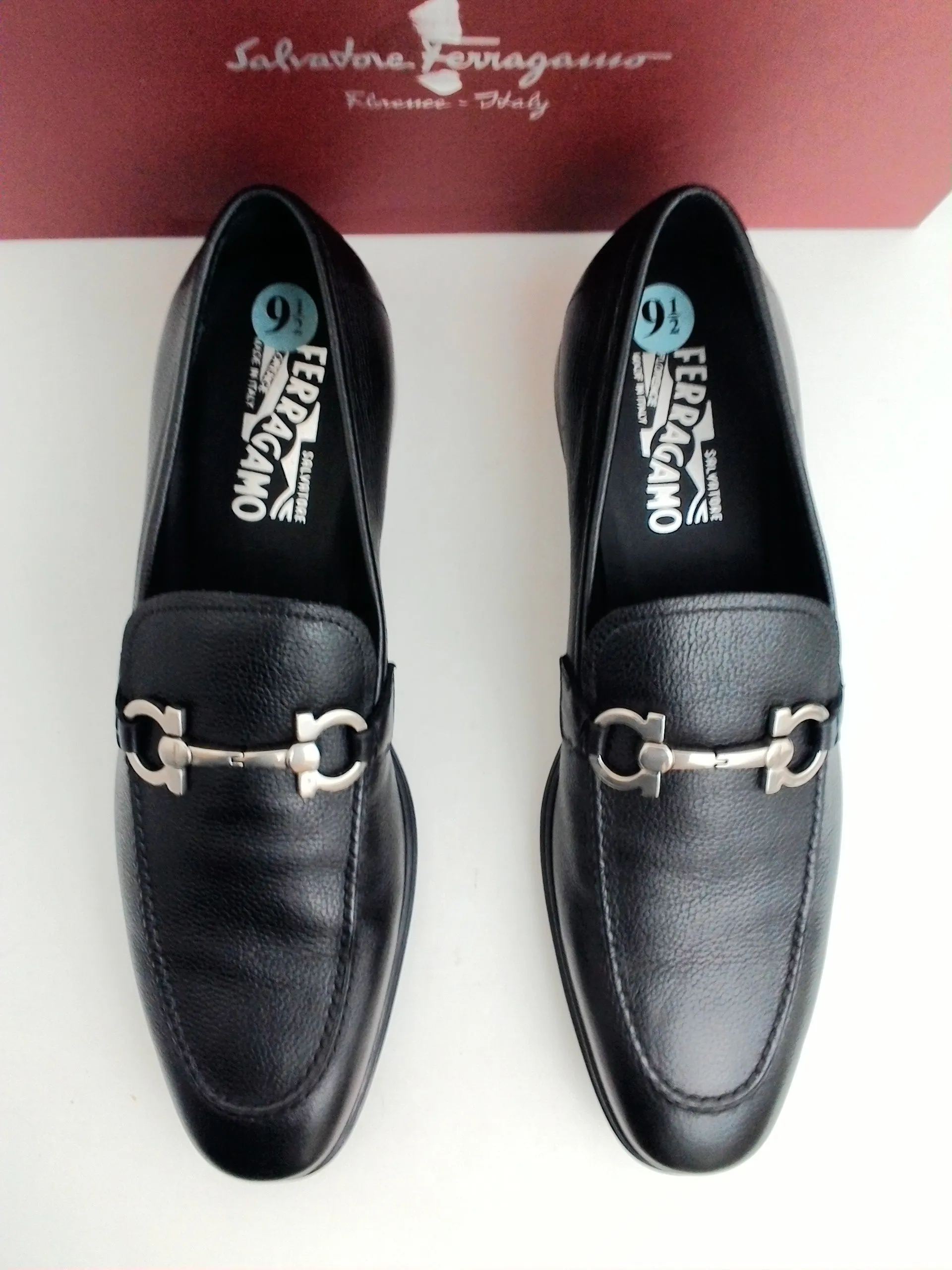 Salvatore Ferragamo Men's Flori Black Pebble Calf Leather Size 9.5 D