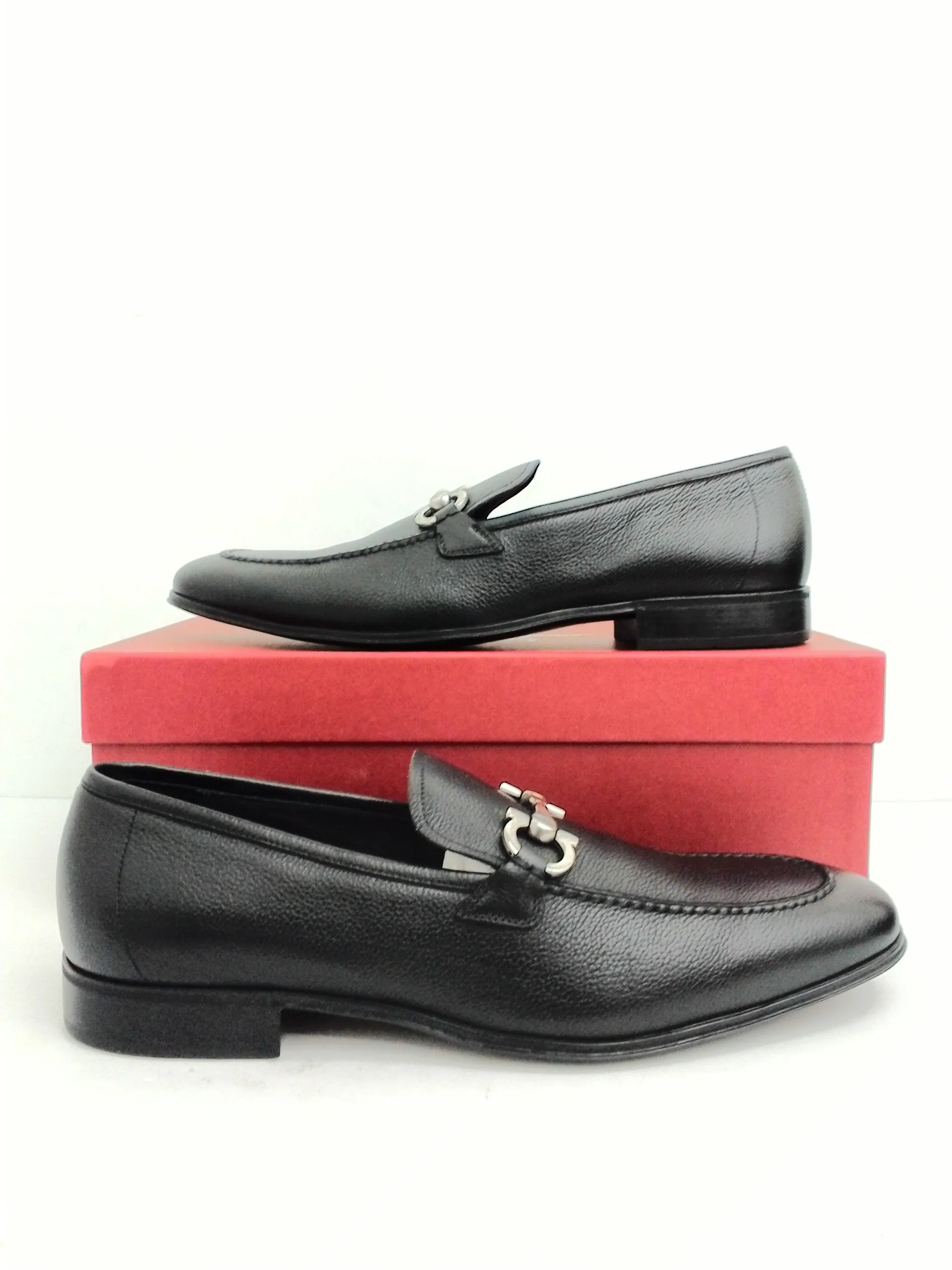 Salvatore Ferragamo Men's Flori Black Pebble Calf Leather Size 9.5 D