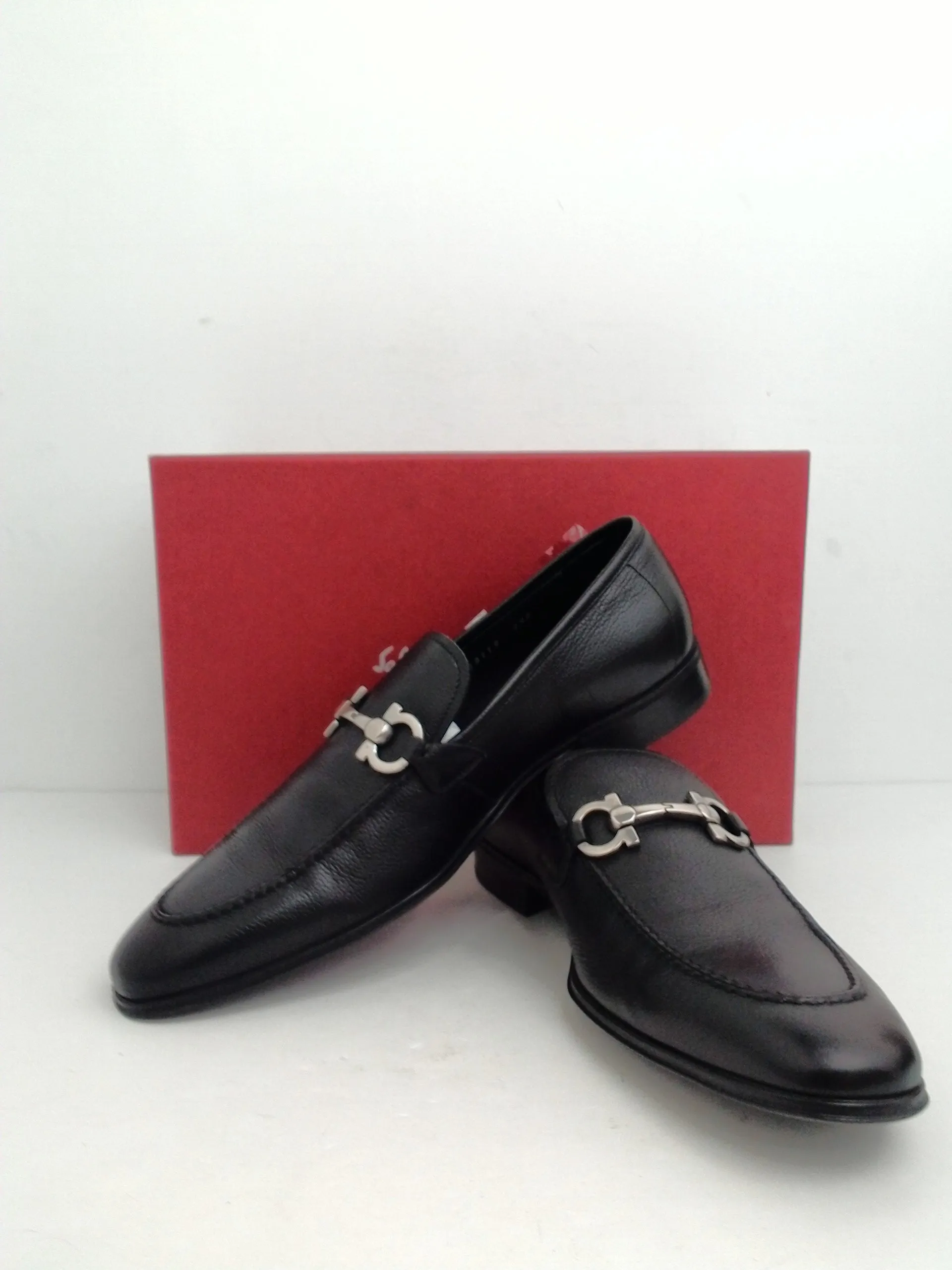 Salvatore Ferragamo Men's Flori Black Pebble Calf Leather Size 9.5 D