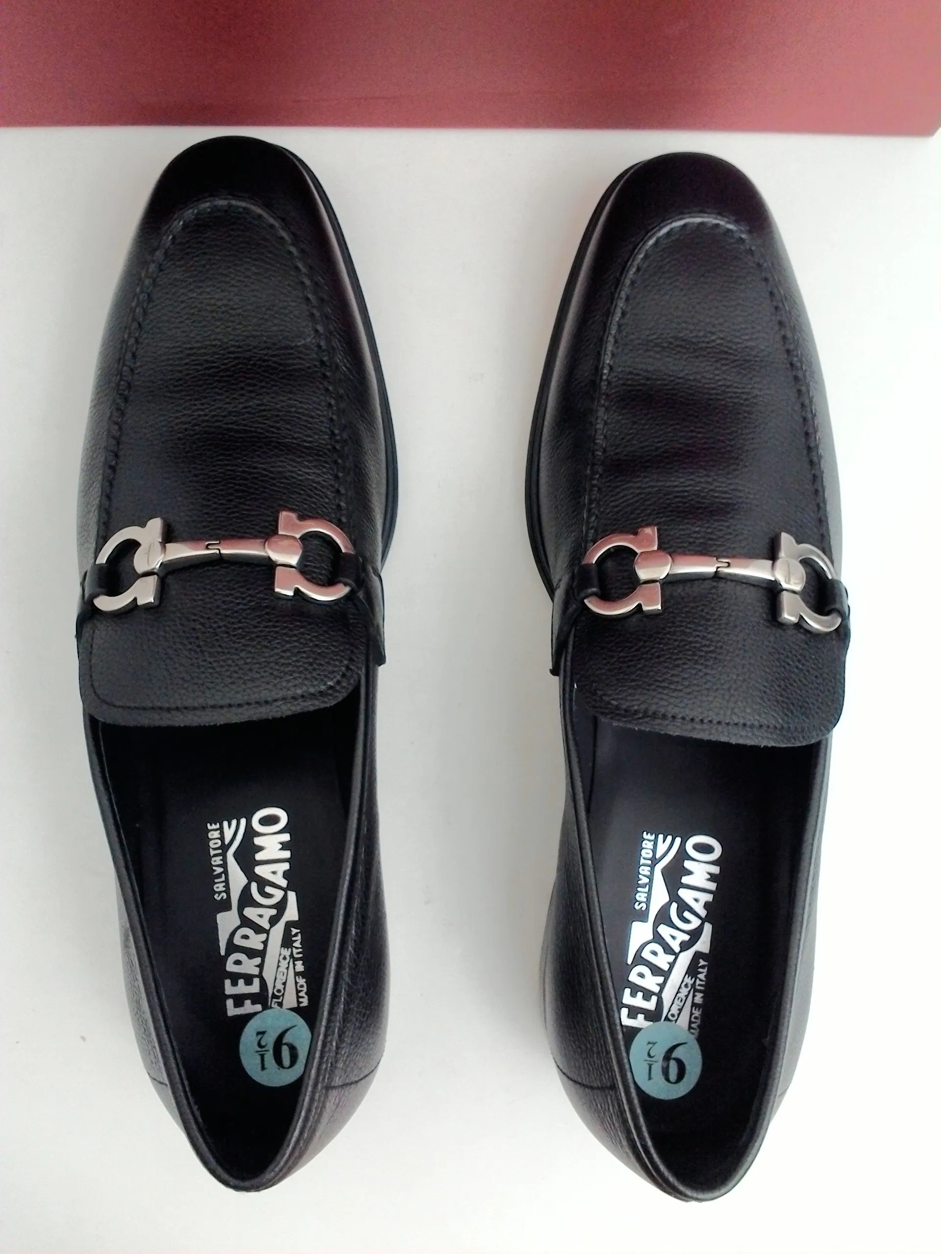 Salvatore Ferragamo Men's Flori Black Pebble Calf Leather Size 9.5 D